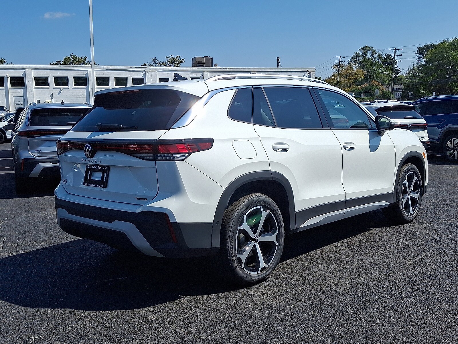 2025 Volkswagen Tiguan SE photo 4
