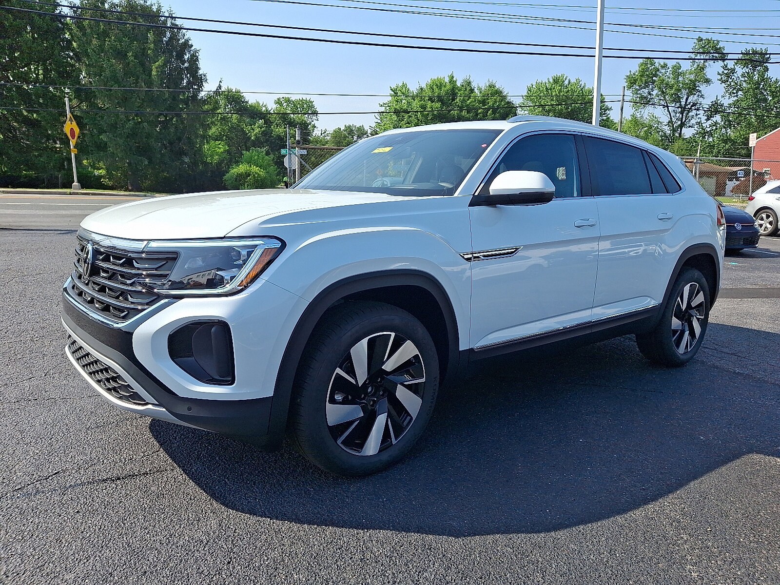 2025 Volkswagen Atlas Cross Sport SEL photo 2