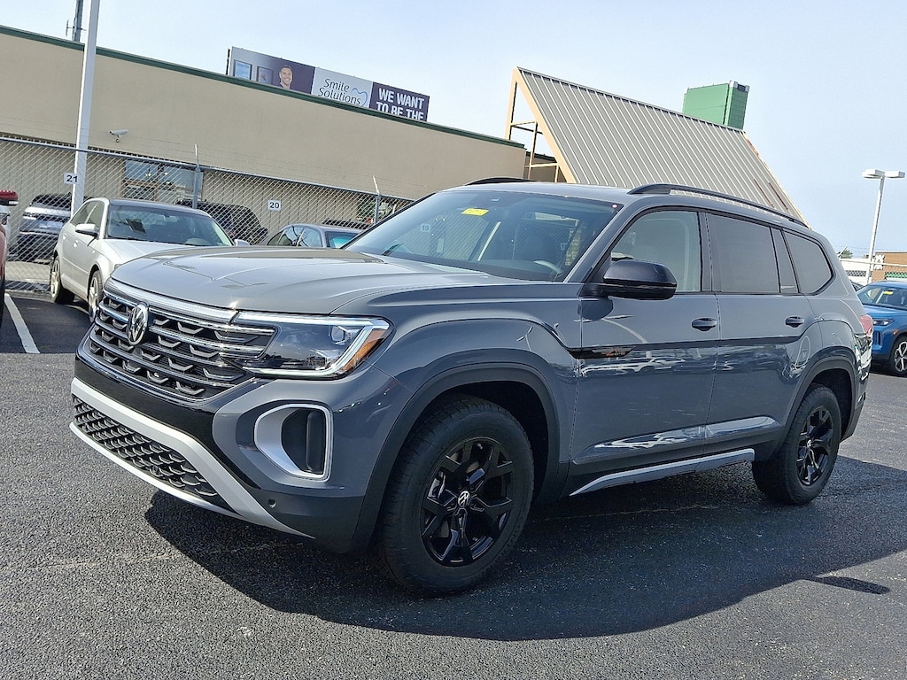New 2025 Volkswagen Atlas 2.0T Peak Edition SUV