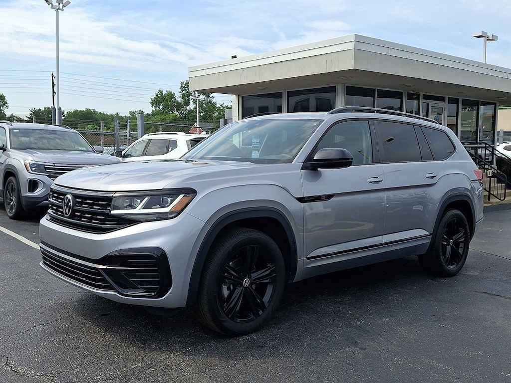 Certified 2023 Volkswagen Atlas 3.6L V6 SEL R-Line Black SUV