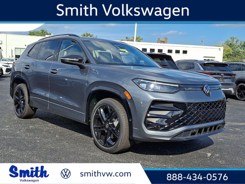 New 2026 Volkswagen Tiguan SE R-Line Black SUV