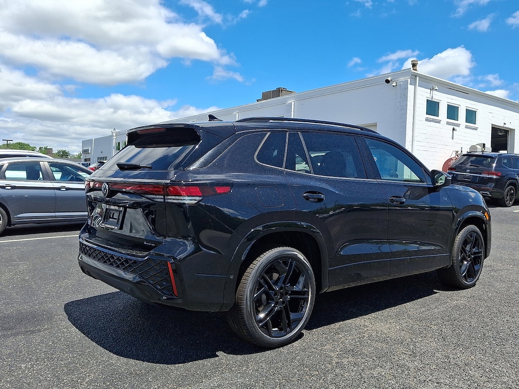 New 2026 Volkswagen Tiguan 2.0T SE R-Line Black SUV