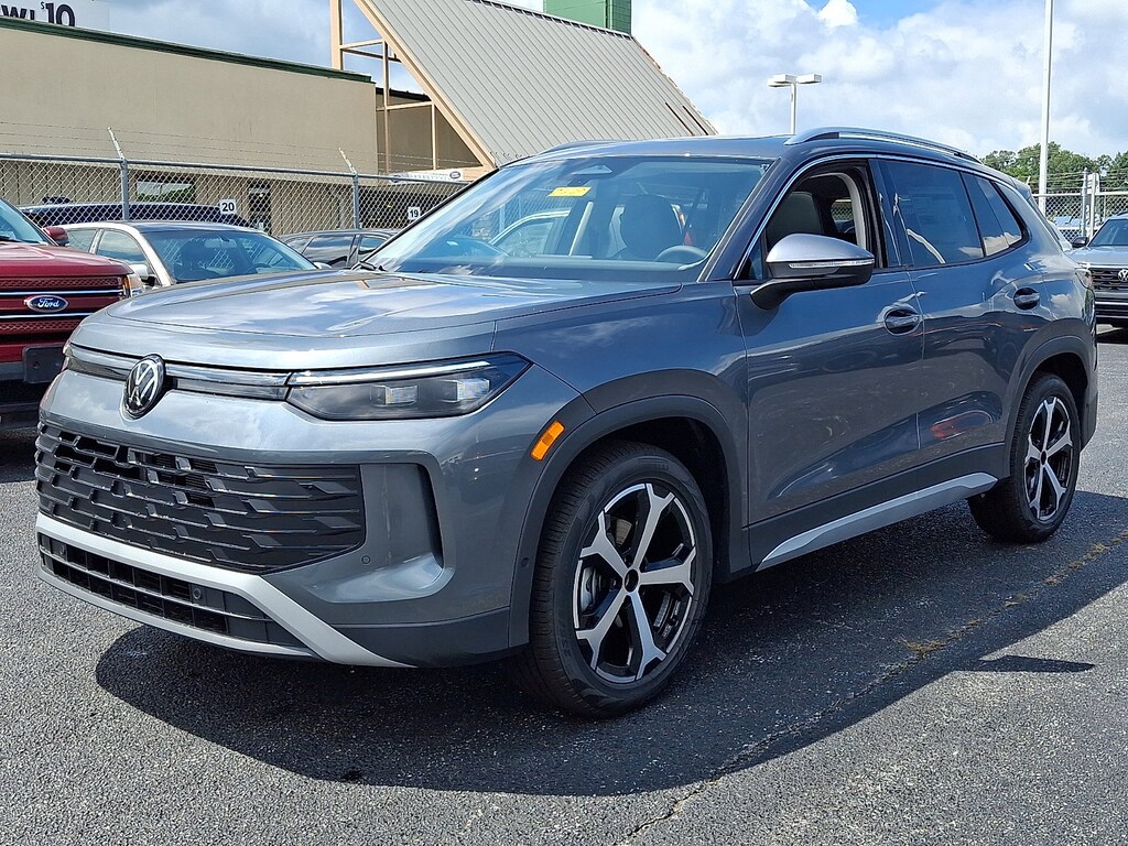 New 2026 Volkswagen Tiguan SE SUV