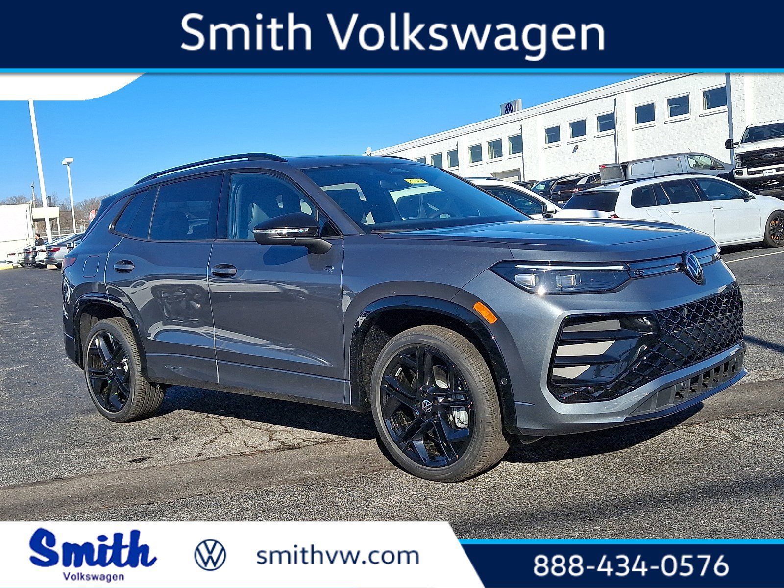 2026 Volkswagen Tiguan SE R-LINE BLACK's photo