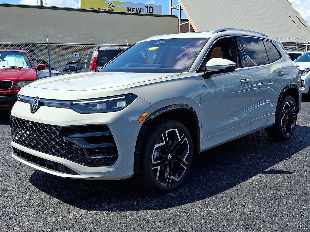 New 2026 Volkswagen Tiguan SEL R-Line Turbo SUV