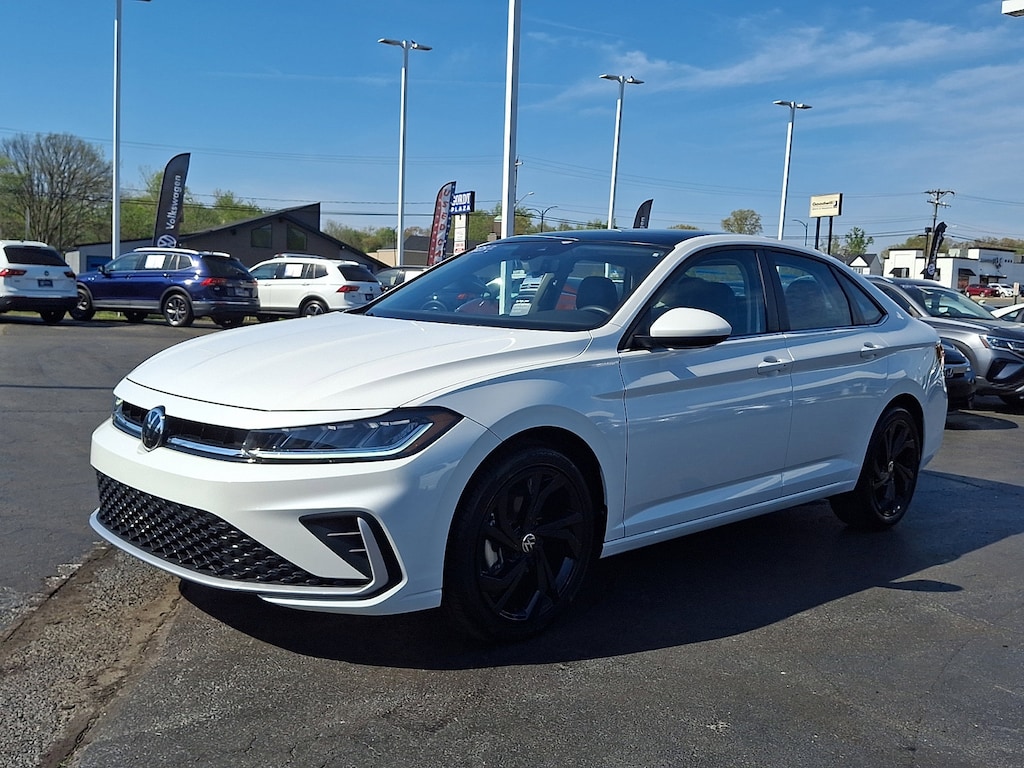 Used 2025 Volkswagen Jetta 1.5T SE Sedan