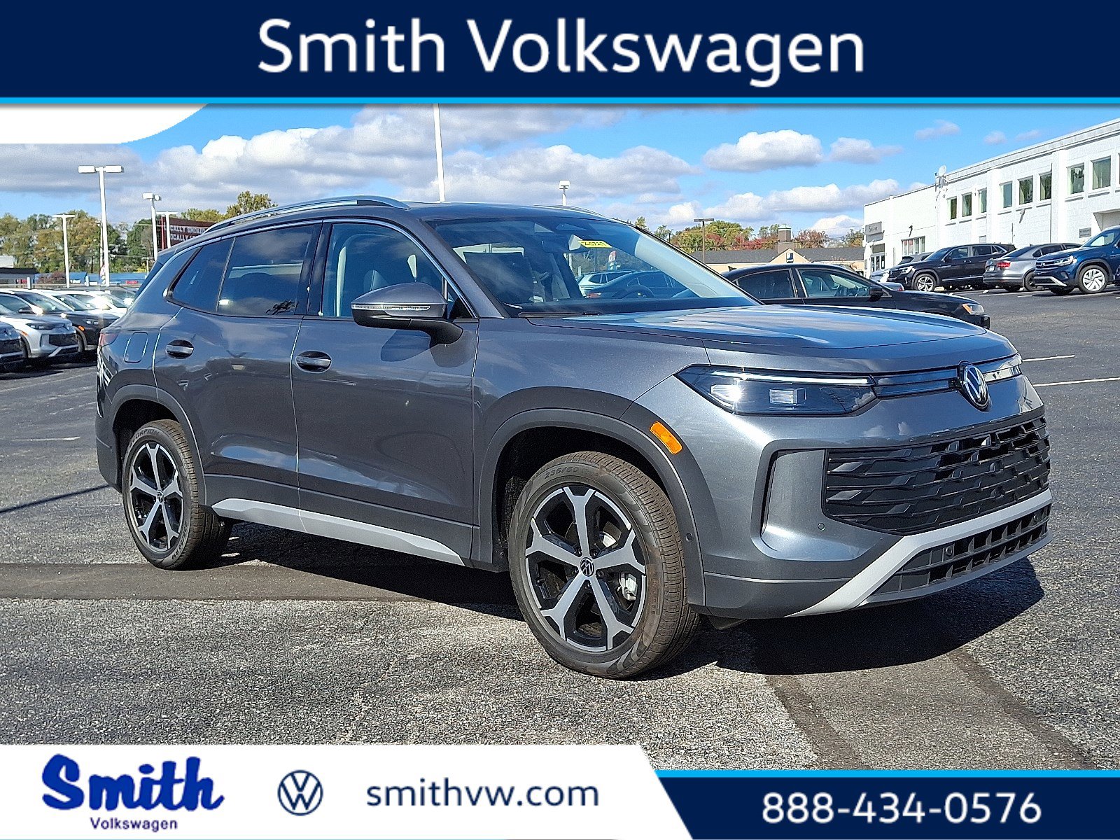 2025 Volkswagen Tiguan SE's photo