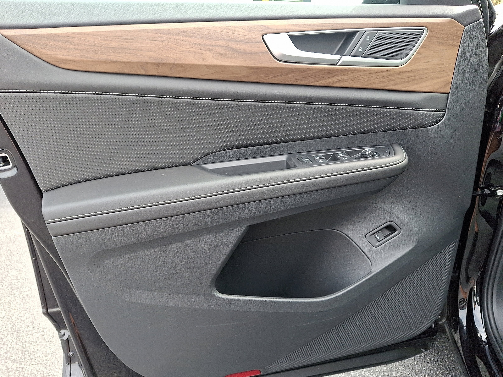2026 Volkswagen Atlas SE w/Tech - Photo 9