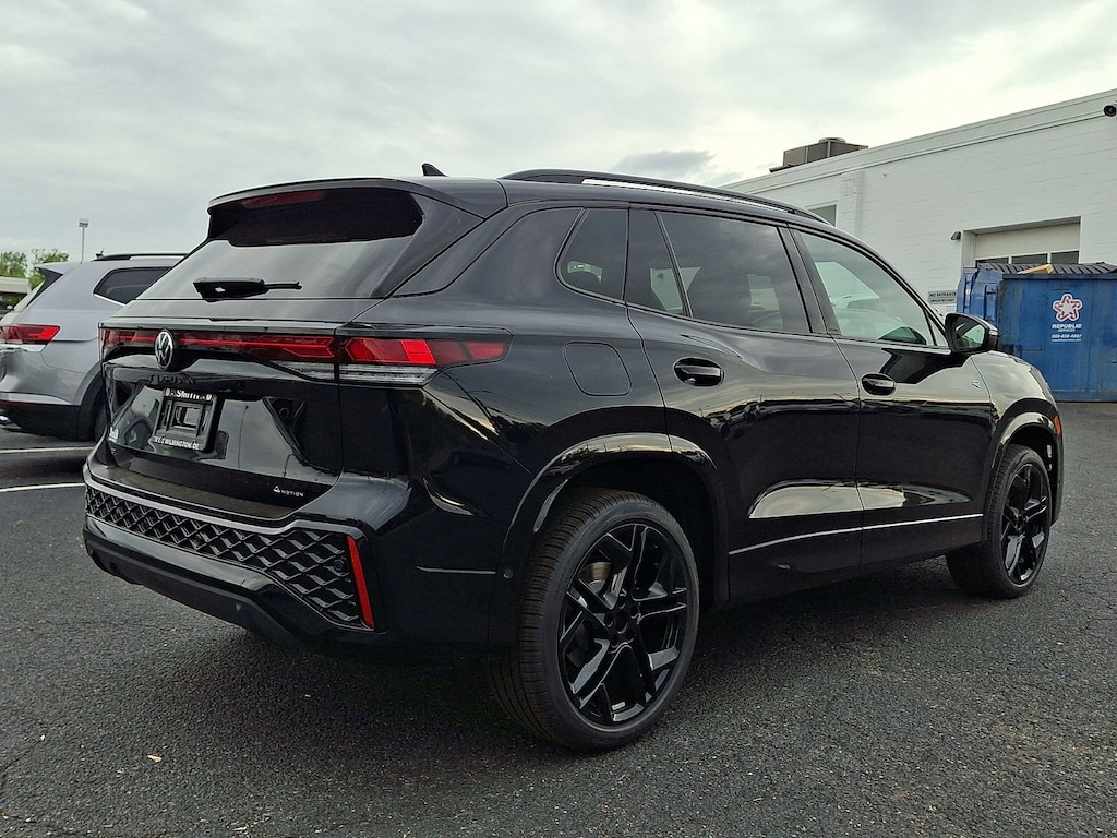 New 2026 Volkswagen Tiguan 2.0T SE R-Line Black SUV