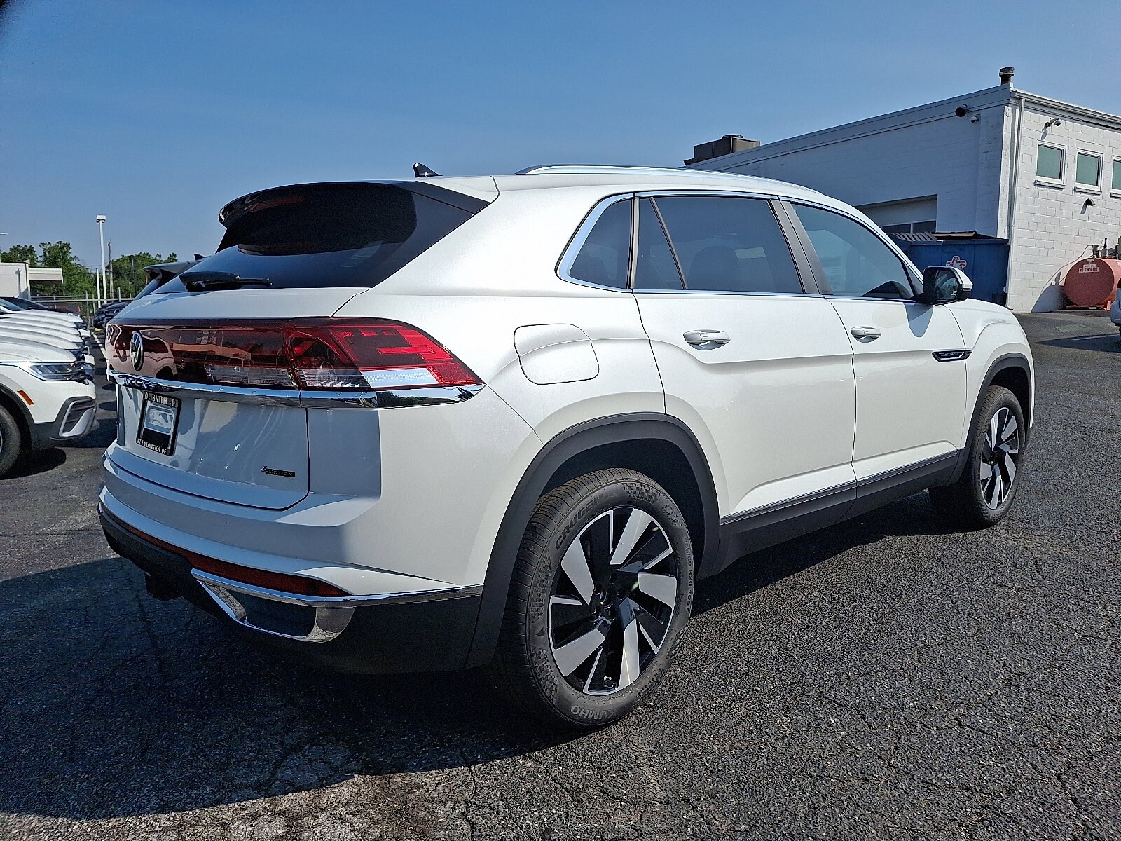 2025 Volkswagen Atlas Cross Sport SEL photo 4