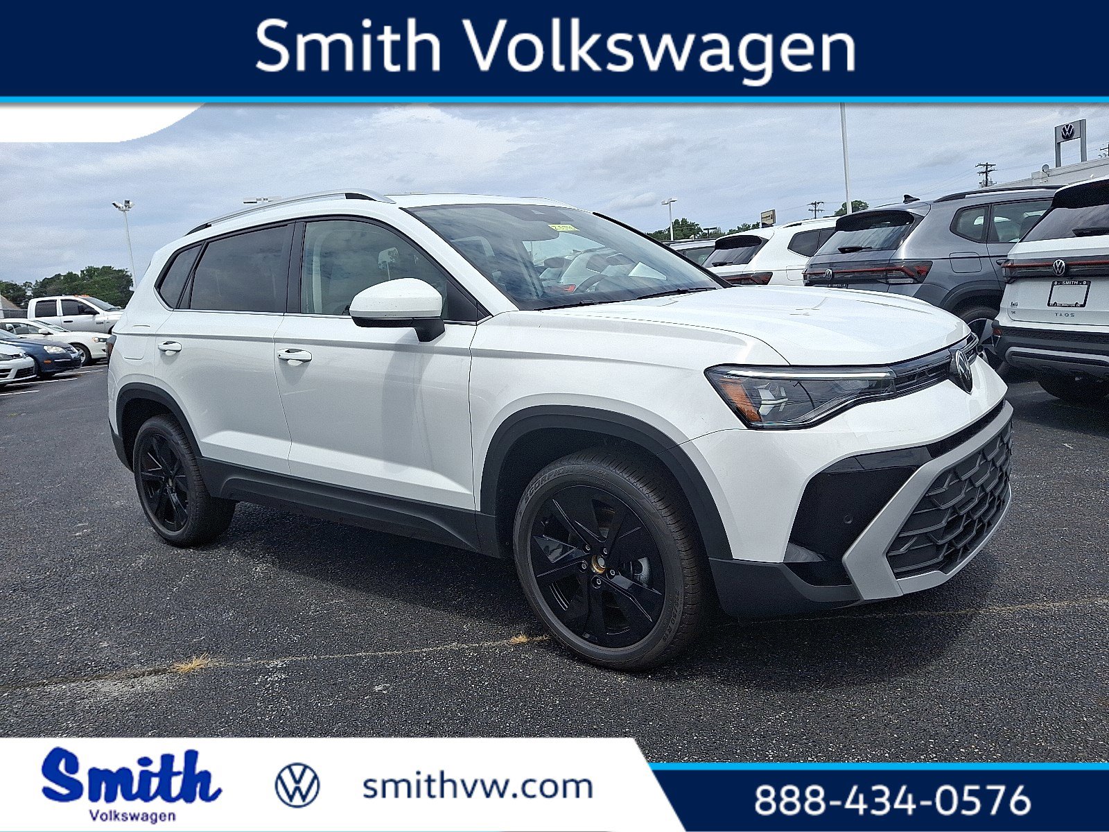 2025 Volkswagen Taos SE's photo