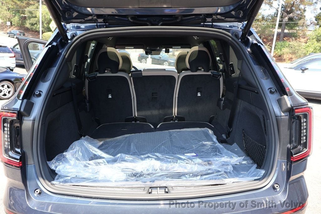 2025 Volvo EX90 Ultra - Photo 15
