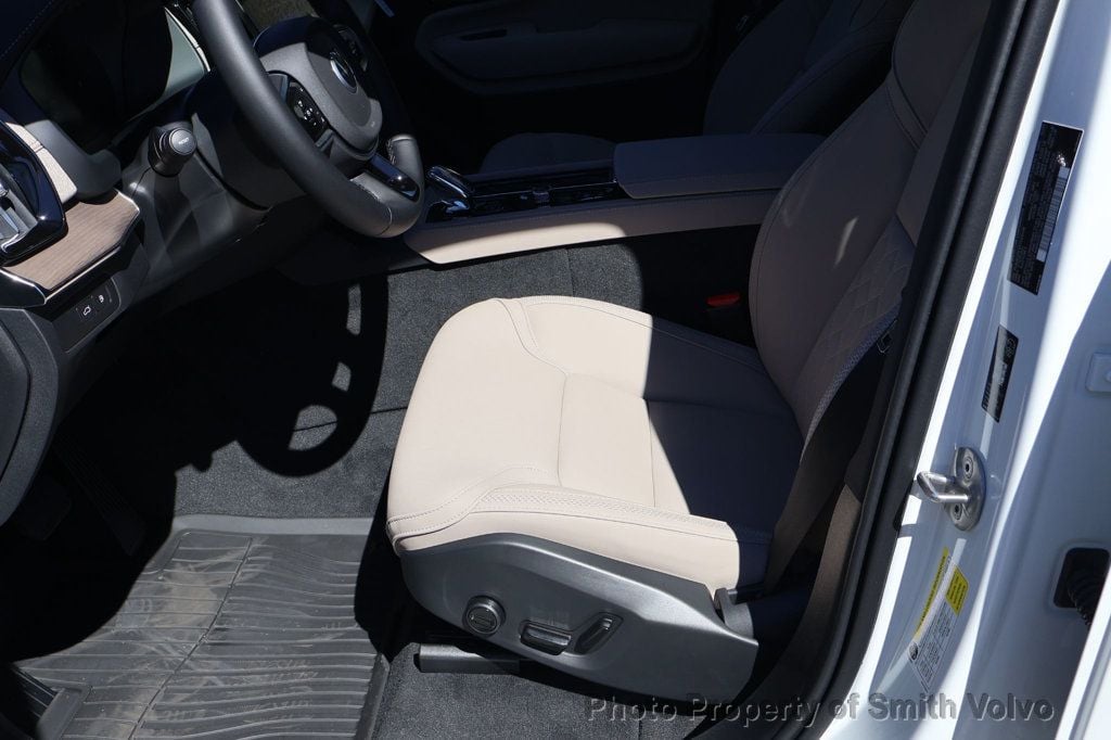 2026 Volvo XC90 Plus - Photo 9