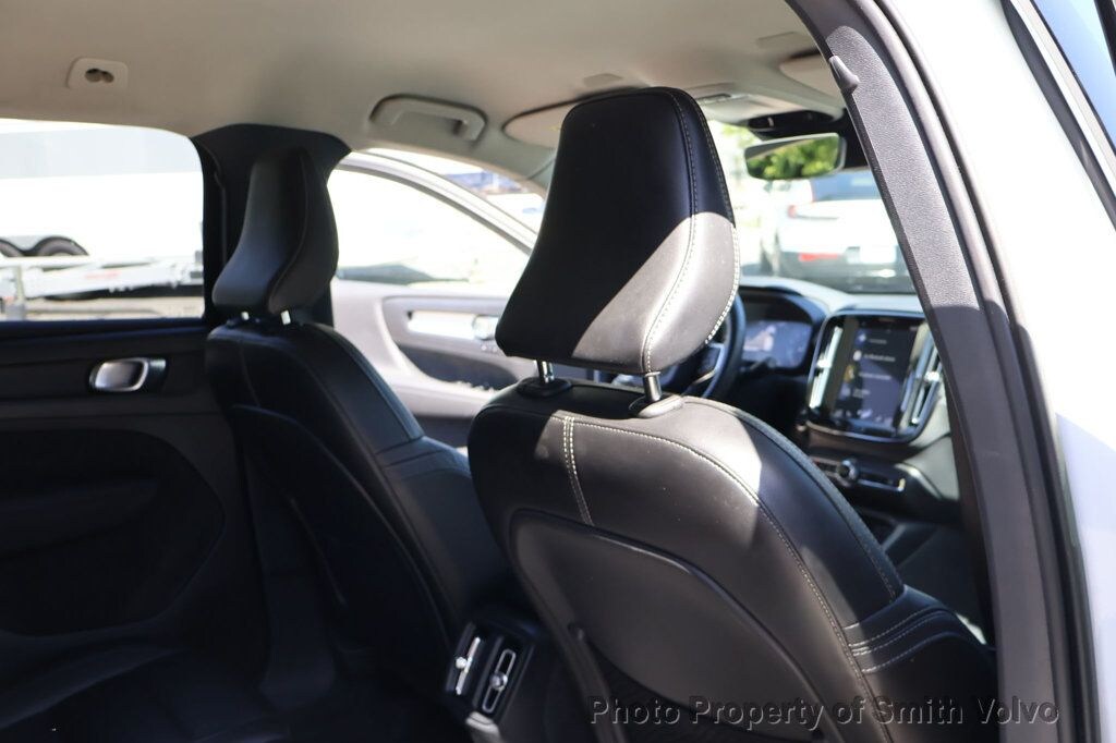 2022 Volvo XC40 Momentum - Photo 19