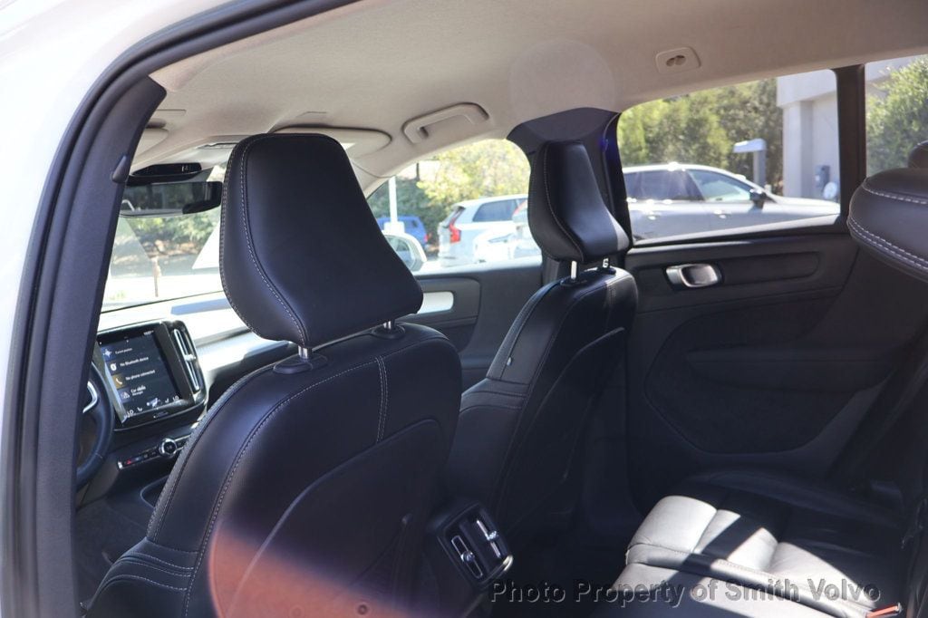 2022 Volvo XC40 Momentum - Photo 14