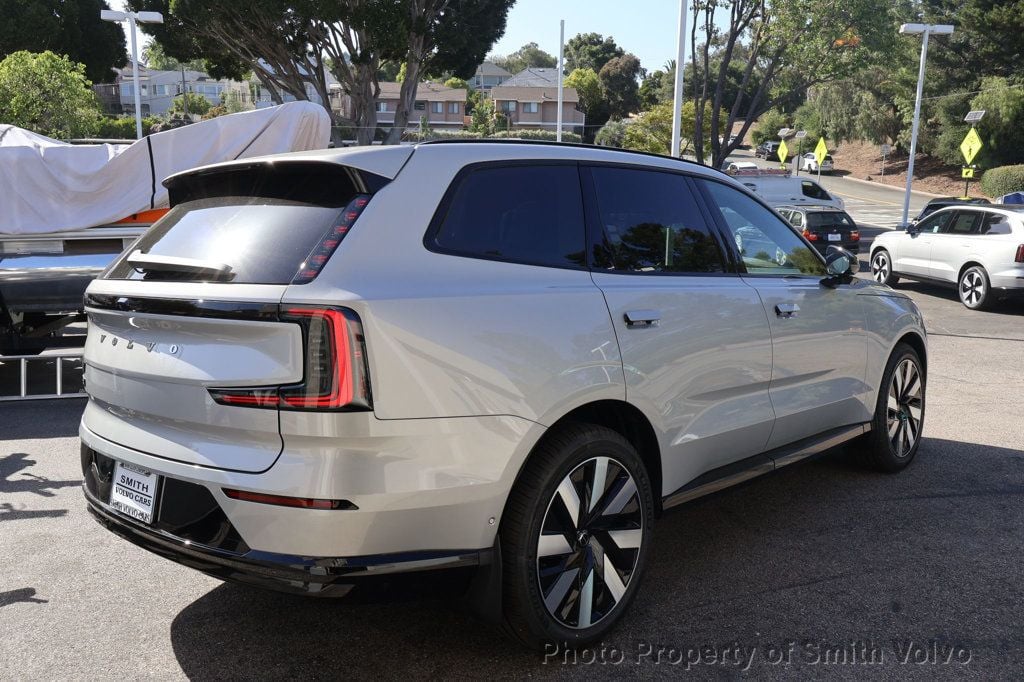 2025 Volvo EX90 Twin Motor Ultra photo 2