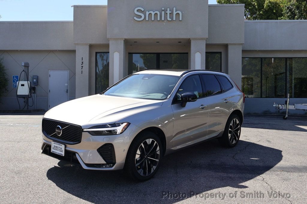 2026 Volvo XC60 B5 Plus Dark AWD's photo