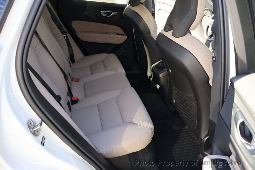 2026 Volvo XC60 Plus - Photo 14