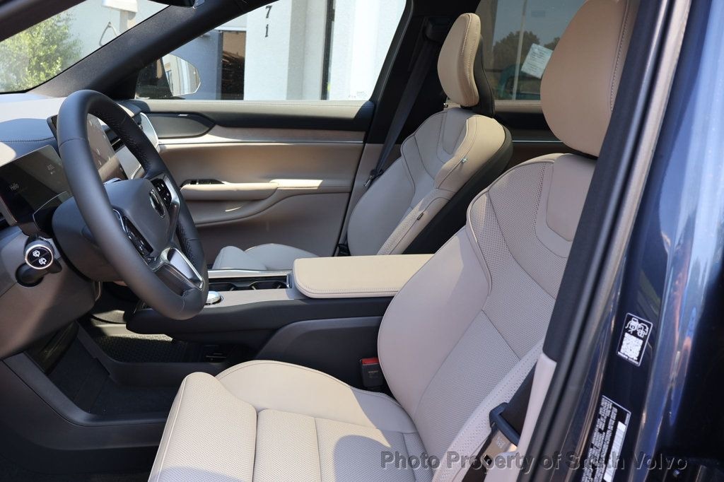 2025 Volvo EX90 Ultra - Photo 10