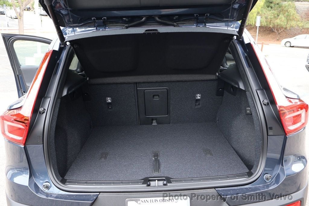 2026 Volvo XC40 Ultra - Photo 15