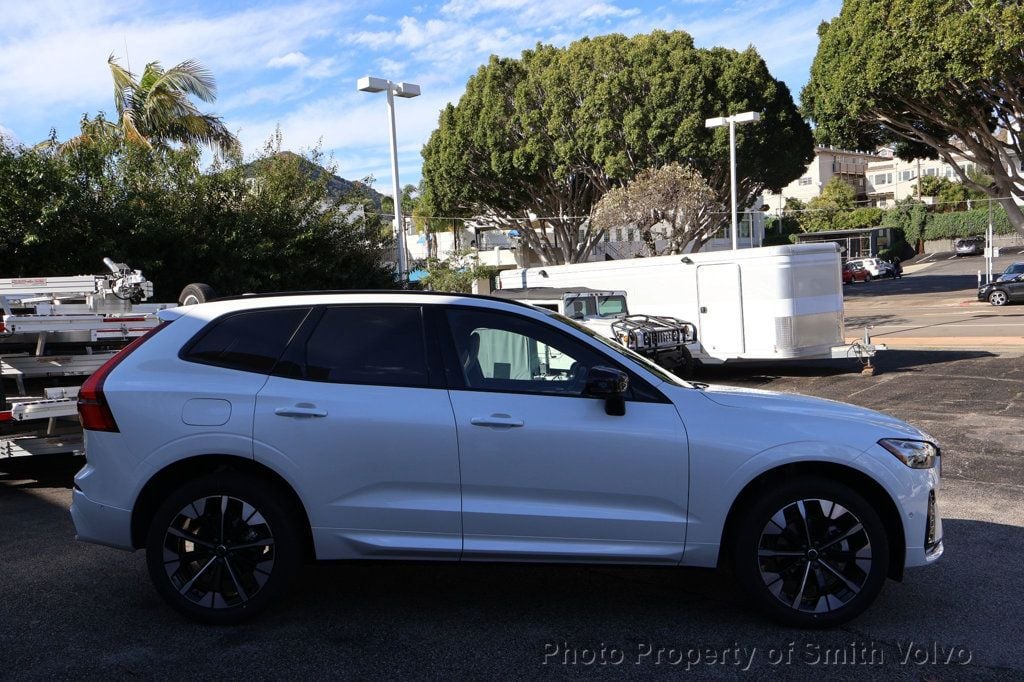 2026 Volvo XC60 Plus - Photo 6