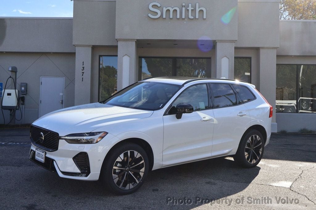 2026 Volvo XC60 Plus's photo