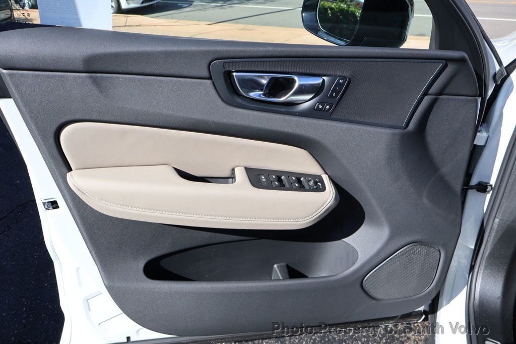 2026 Volvo XC60 Plus - Photo 10