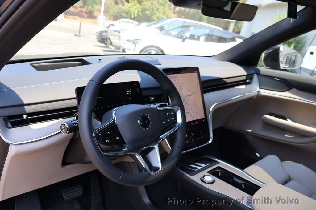 2025 Volvo EX90 Ultra - Photo 11
