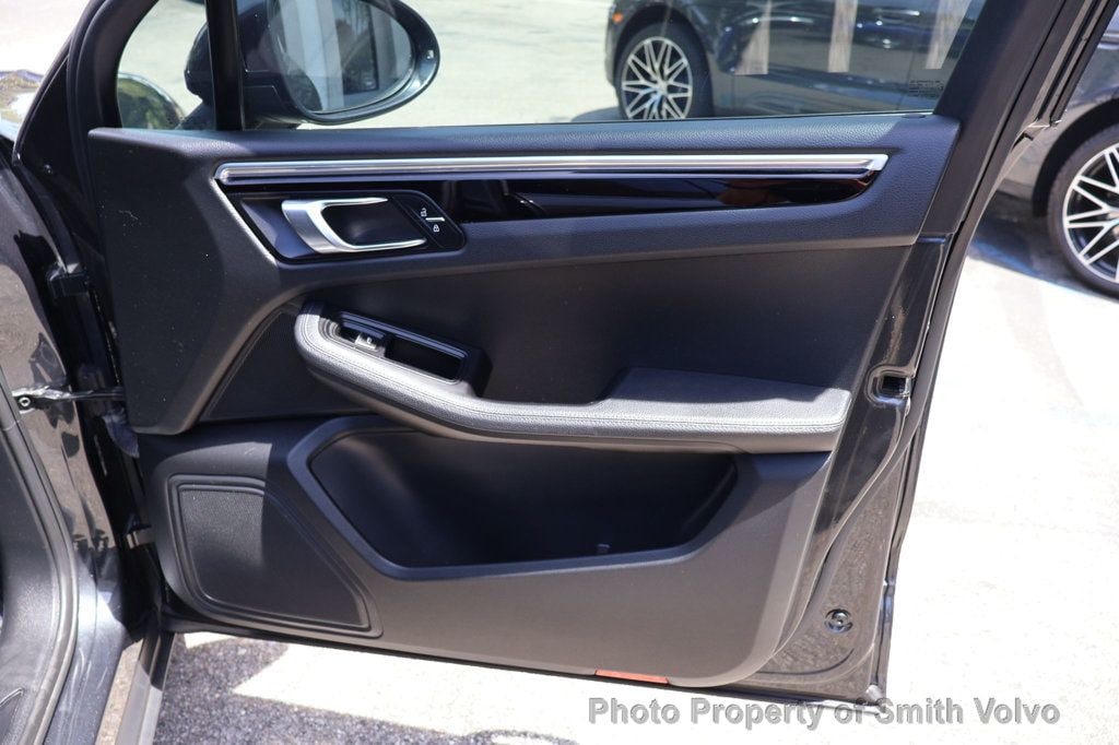 2020 Porsche Macan Base - Photo 18