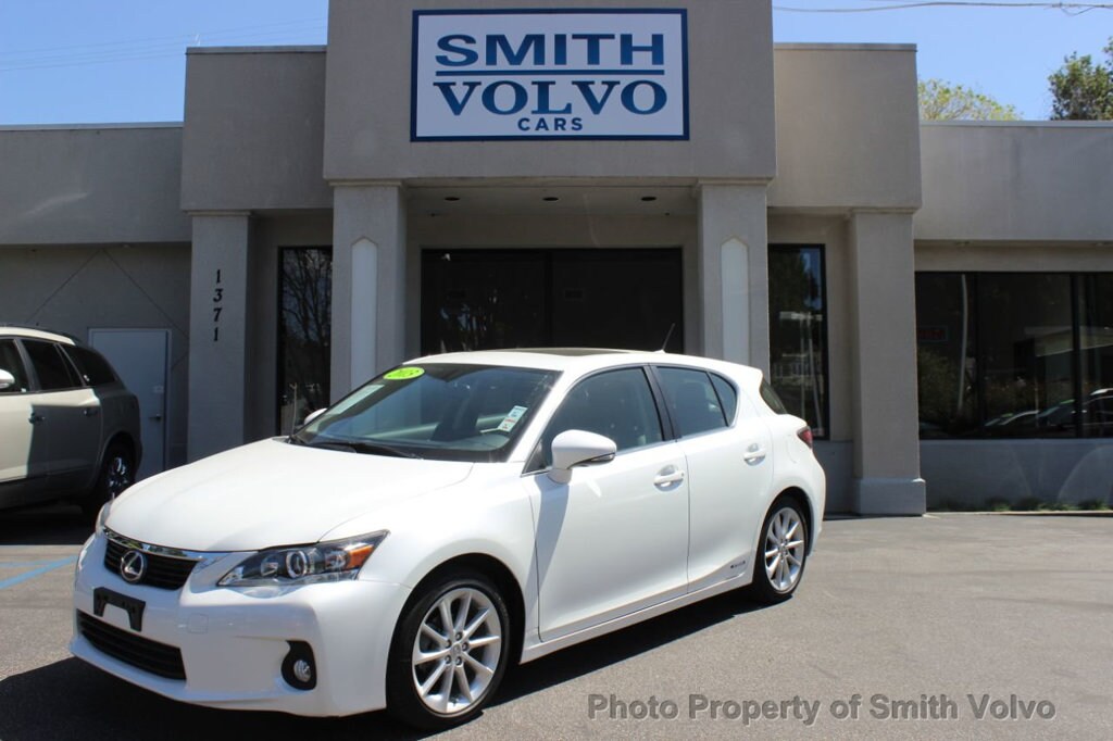 Driving Sports Tv 2013 Lexus Ct200h Hybrid Hatch Reviewed Youtube