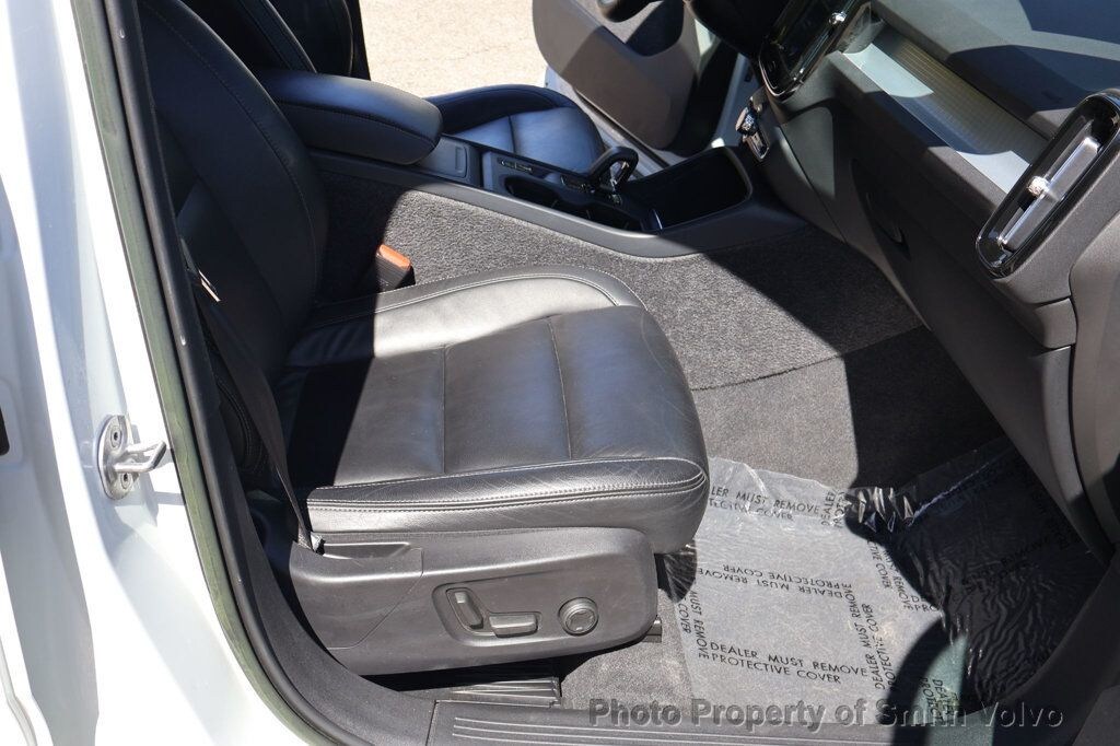 2022 Volvo XC40 Momentum - Photo 15