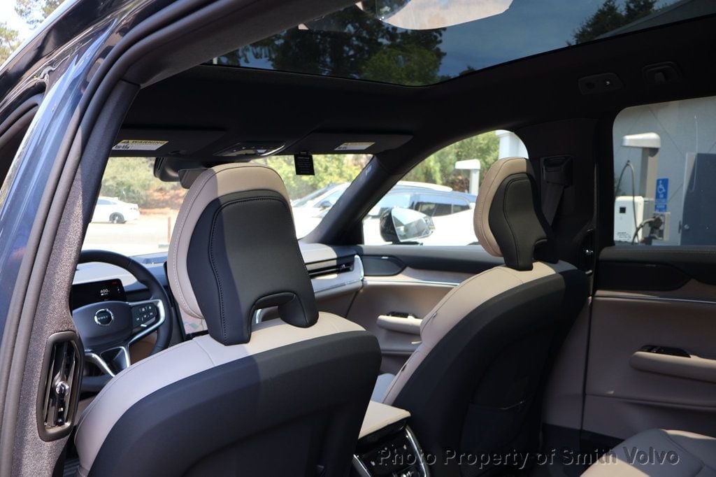 2025 Volvo EX90 Ultra - Photo 14