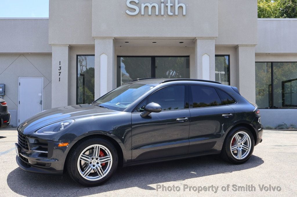 2020 Porsche Macan -'s photo