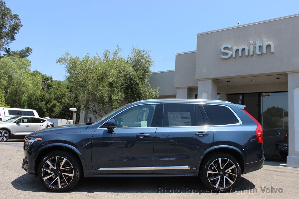 2025 Volvo XC90 Plus photo 2