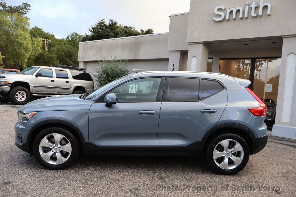 Used 2021 Volvo XC40 T4 Momentum SUV