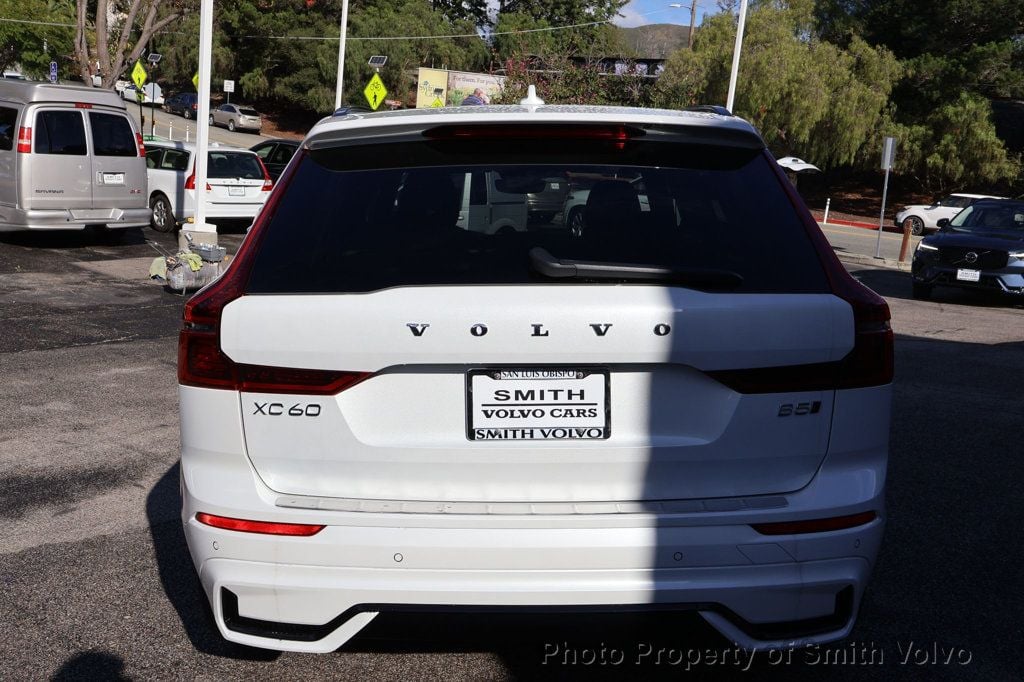 2026 Volvo XC60 Plus - Photo 4