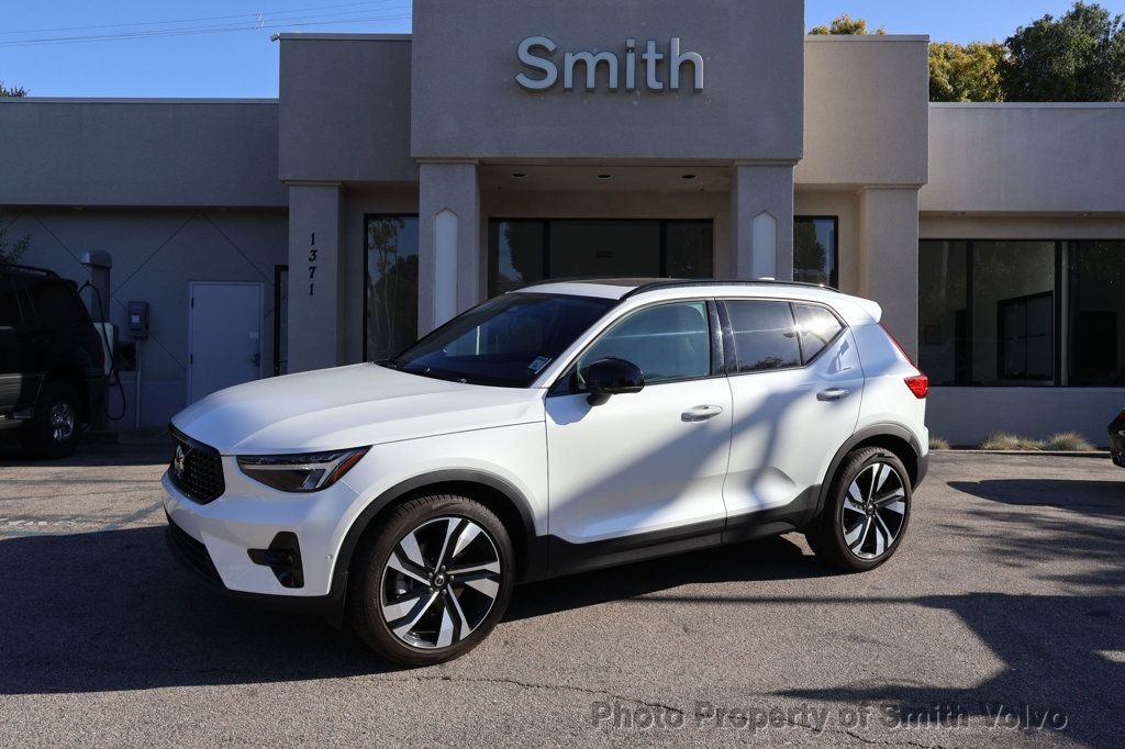 2025 Volvo XC40 Plus