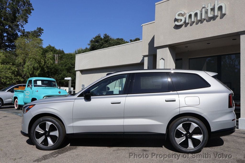 2025 Volvo EX90 Twin Motor Plus photo 2