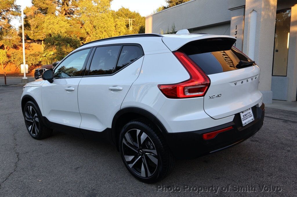 Certified 2025 Volvo XC40 B5 Plus Dark Theme SUV