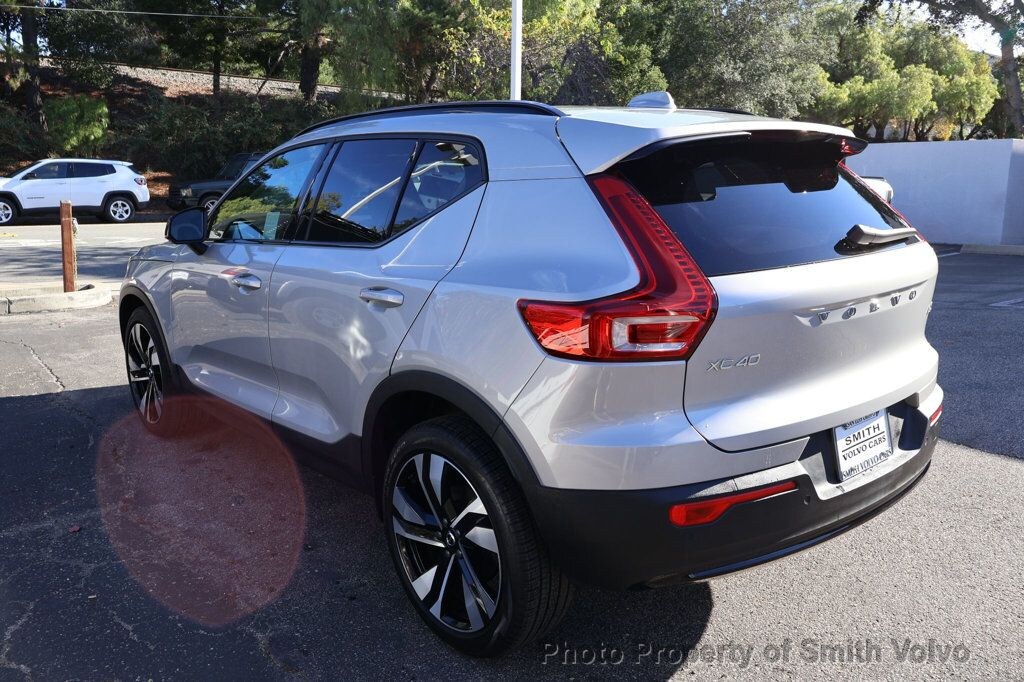 Certified 2025 Volvo XC40 B5 Plus Dark Theme SUV