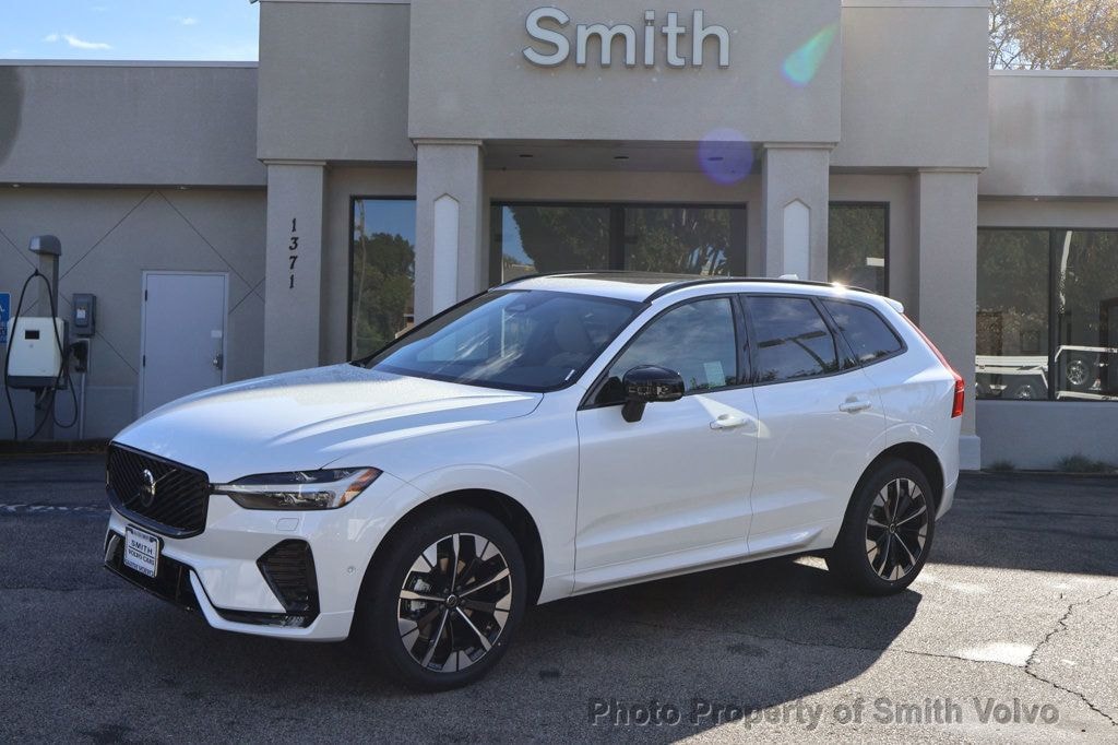 2026 Volvo XC60 Plus's photo