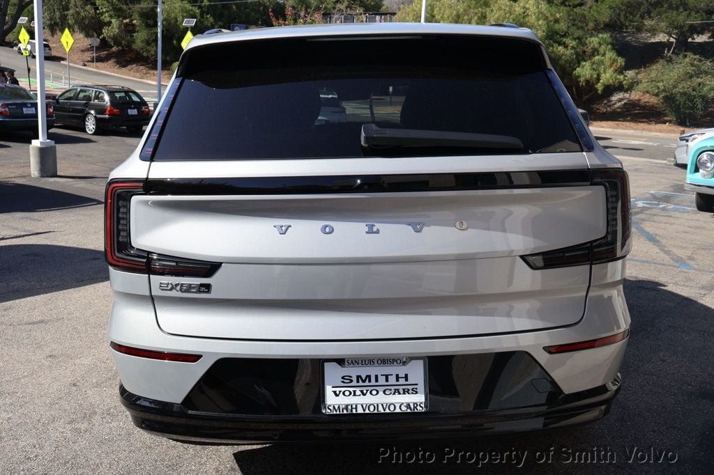 2025 Volvo EX90 Twin Motor Plus photo 3