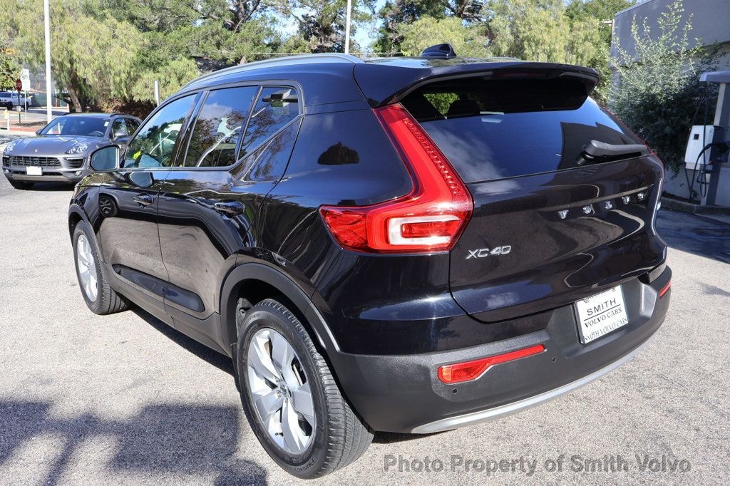 Used 2020 Volvo XC40 T4 Momentum SUV