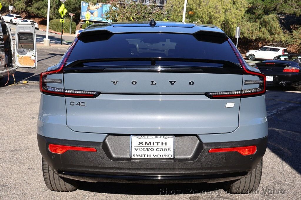 2023 Volvo C40 Recharge Ultimate photo 3