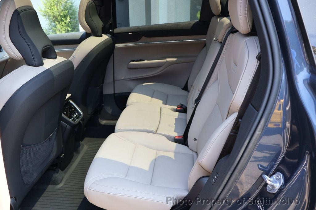 2025 Volvo EX90 Ultra - Photo 13