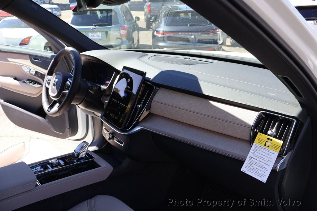 2026 Volvo XC90 Plus - Photo 19
