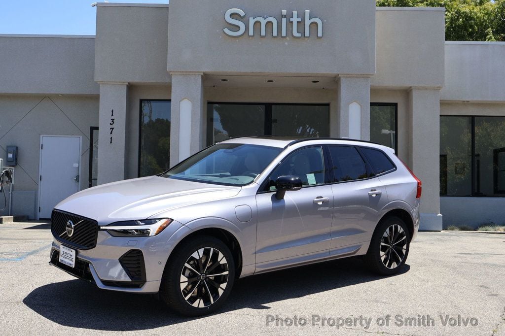 2026 Volvo XC60 T8 Plus Dark AWD's photo