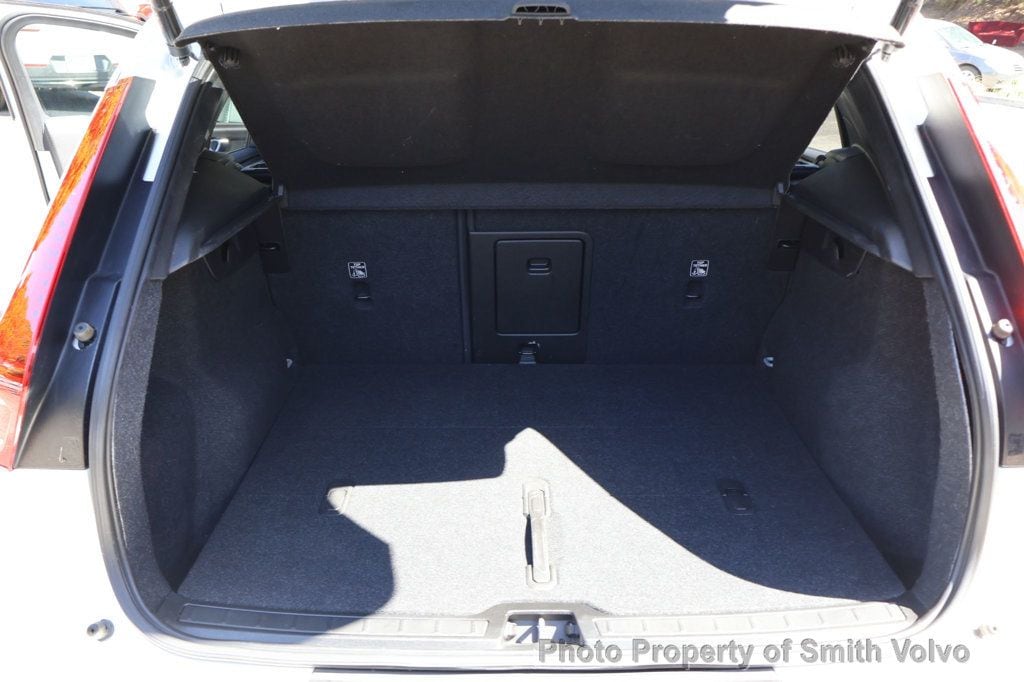 2022 Volvo XC40 Momentum - Photo 21