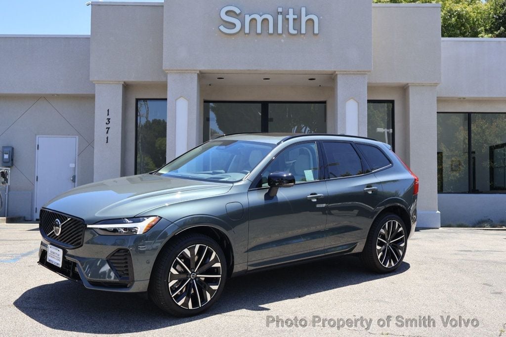 2026 Volvo XC60 T8 Ultra Dark AWD's photo