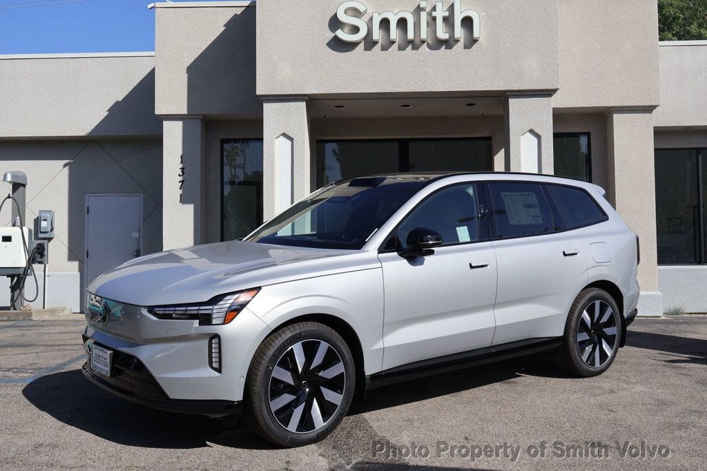 2025 Volvo EX90 Ultra's photo